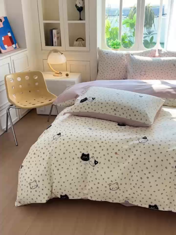 91家纺网 家纺一手货源 找家纺 颜选 2026新款全棉纯棉印花四件套 粉红顽皮猫