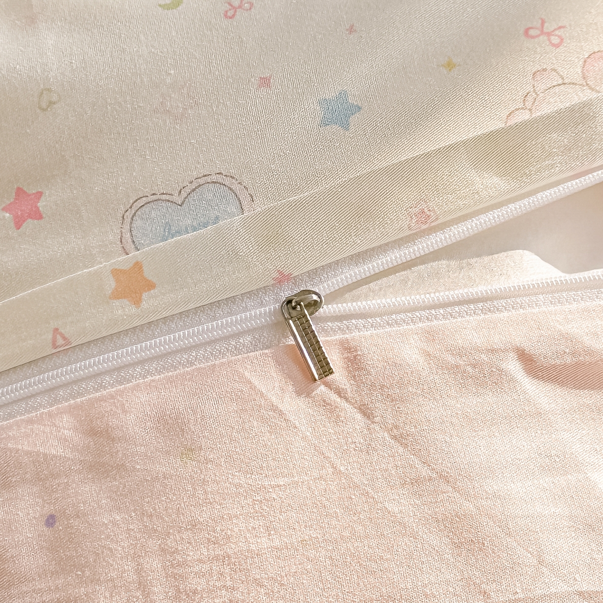 91家纺网 家纺一手货源 找家纺 颜选 2026新款全棉纯棉印花四件套 兔兔甜心