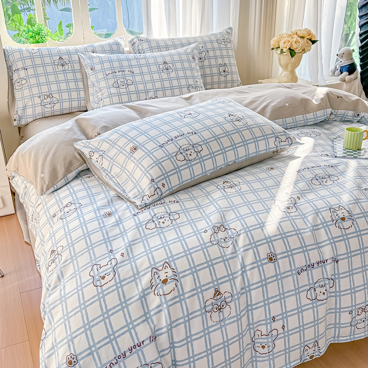 91家纺网 家纺一手货源 找家纺 颜选 2026新款全棉纯棉印花四件套 忧郁棕熊