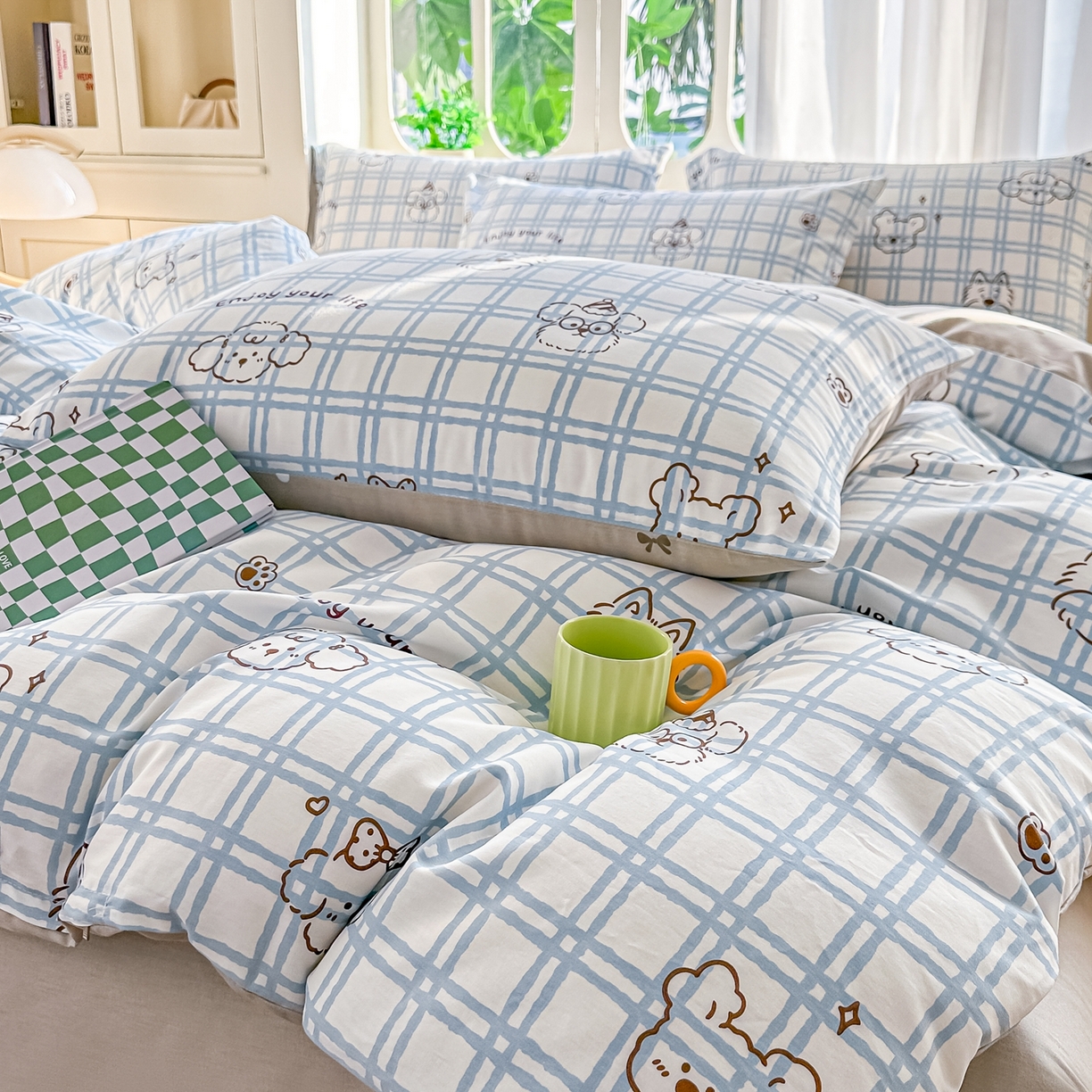 91家纺网 家纺一手货源 找家纺 颜选 2026新款全棉纯棉印花四件套 忧郁棕熊