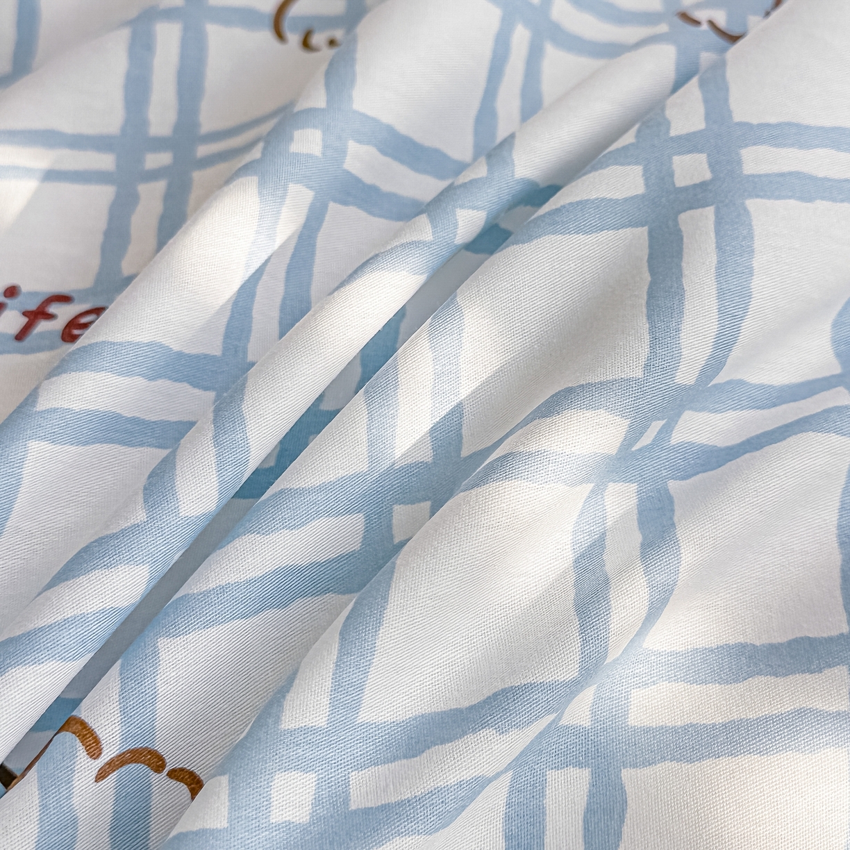 91家纺网 家纺一手货源 找家纺 颜选 2026新款全棉纯棉印花四件套 忧郁棕熊