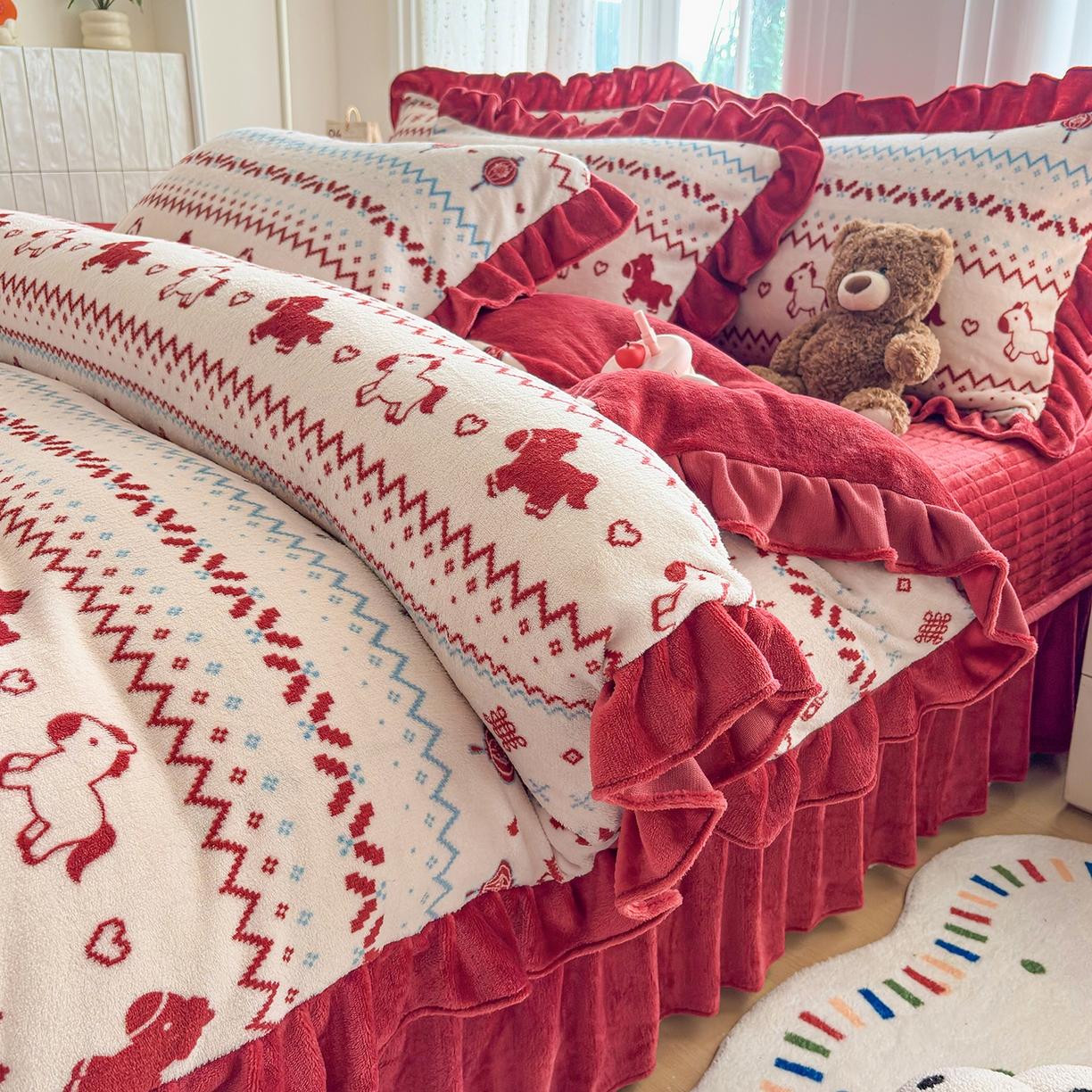 91家纺网 家纺一手货源 找家纺 梵克保罗 2026新款花边款牛奶绒印花贺岁款床盖四件套床褥炕垫四件套 花边款-马上有福