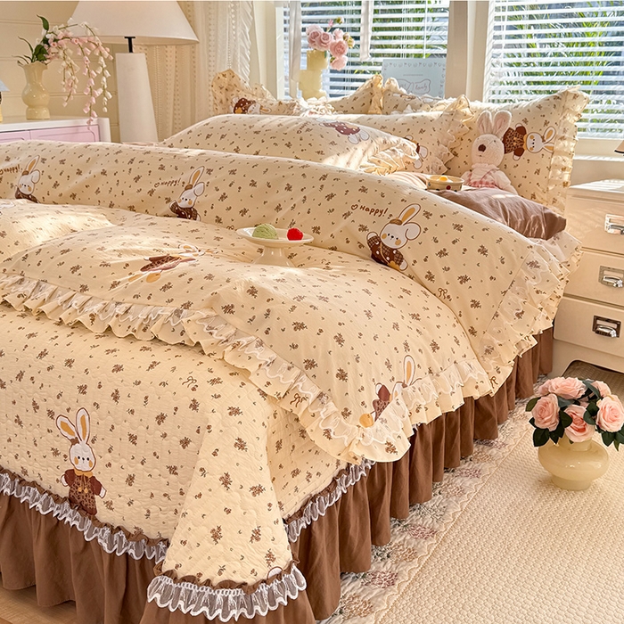 91家纺网 家纺一手货源 找家纺 韩约家纺 2026新款韩式双层花边古法棉感床盖四件套 萌萌兔