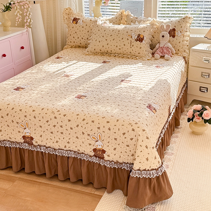 91家纺网 家纺一手货源 找家纺 韩约家纺 2026新款韩式双层花边古法棉感床盖四件套 萌萌兔