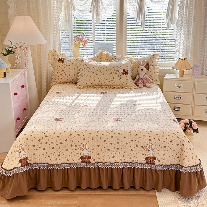 91家纺网 家纺一手货源 找家纺 韩约家纺 2026新款韩式双层花边古法棉感床盖四件套 萌萌兔