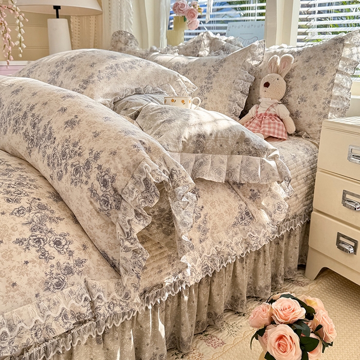 91家纺网 家纺一手货源 找家纺 韩约家纺 2026新款韩式双层花边古法棉感床盖四件套 柔梦