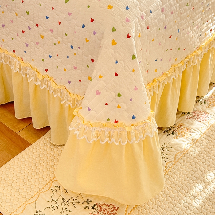 91家纺网 家纺一手货源 找家纺 韩约家纺 2026新款韩式双层花边古法棉感床盖四件套 彩心