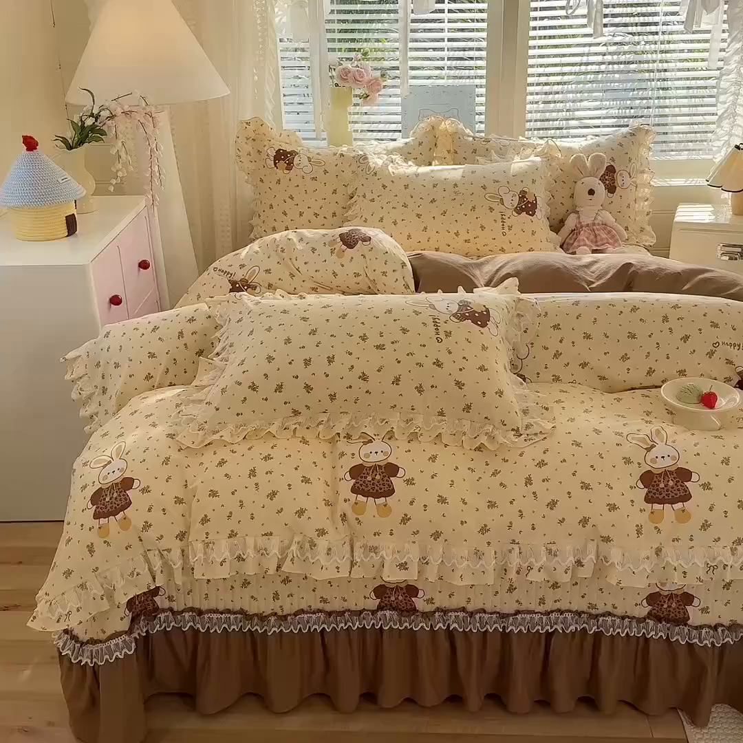 91家纺网 家纺一手货源 找家纺 韩约家纺 2026新款韩式双层花边古法棉感床盖四件套 萌萌兔