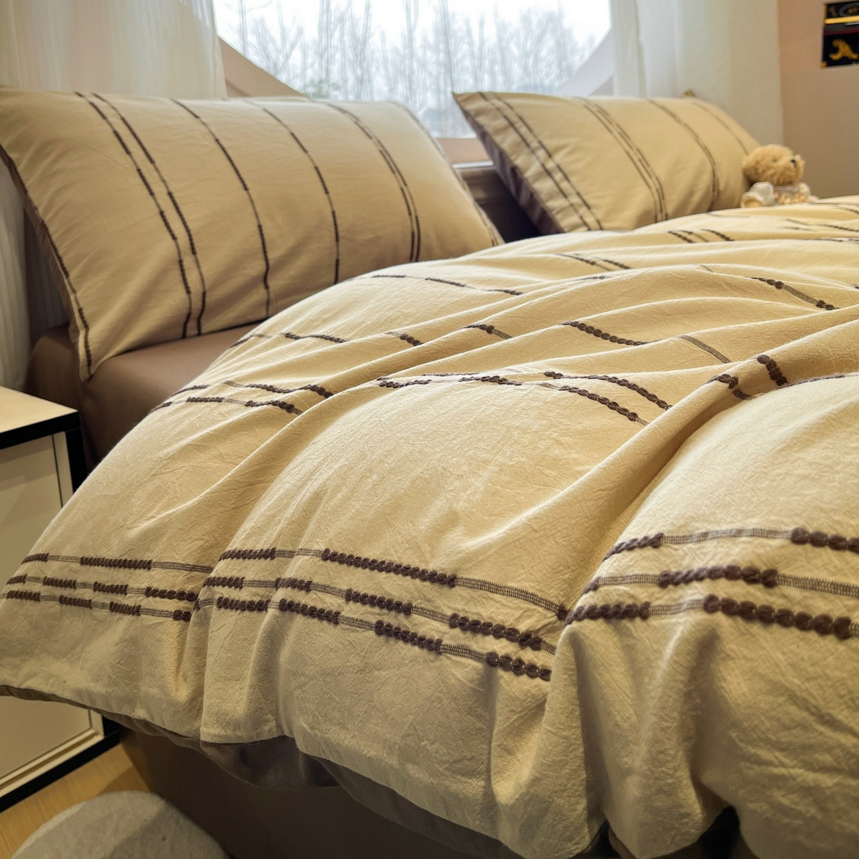 91家纺网 家纺一手货源 找家纺 莱茵家居 2026新款A类60支全棉纯棉复古美拉德色织提花四件套-慕星系列 慕星-深棕