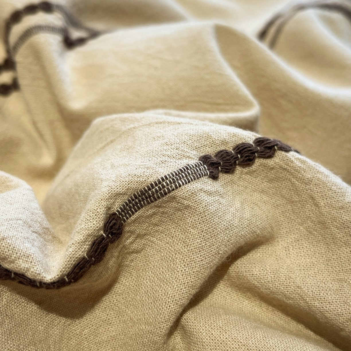 91家纺网 家纺一手货源 找家纺 莱茵家居 2026新款A类60支全棉纯棉复古美拉德色织提花四件套-慕星系列 慕星-深棕