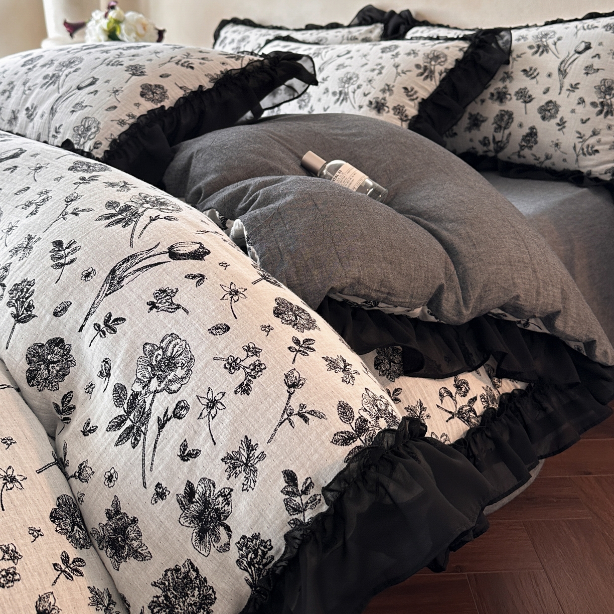 91家纺网 家纺一手货源 找家纺 （总）莱茵家居 2026新款A类法式花边复古60支全棉纯棉色织大提花四件套-梦境系列