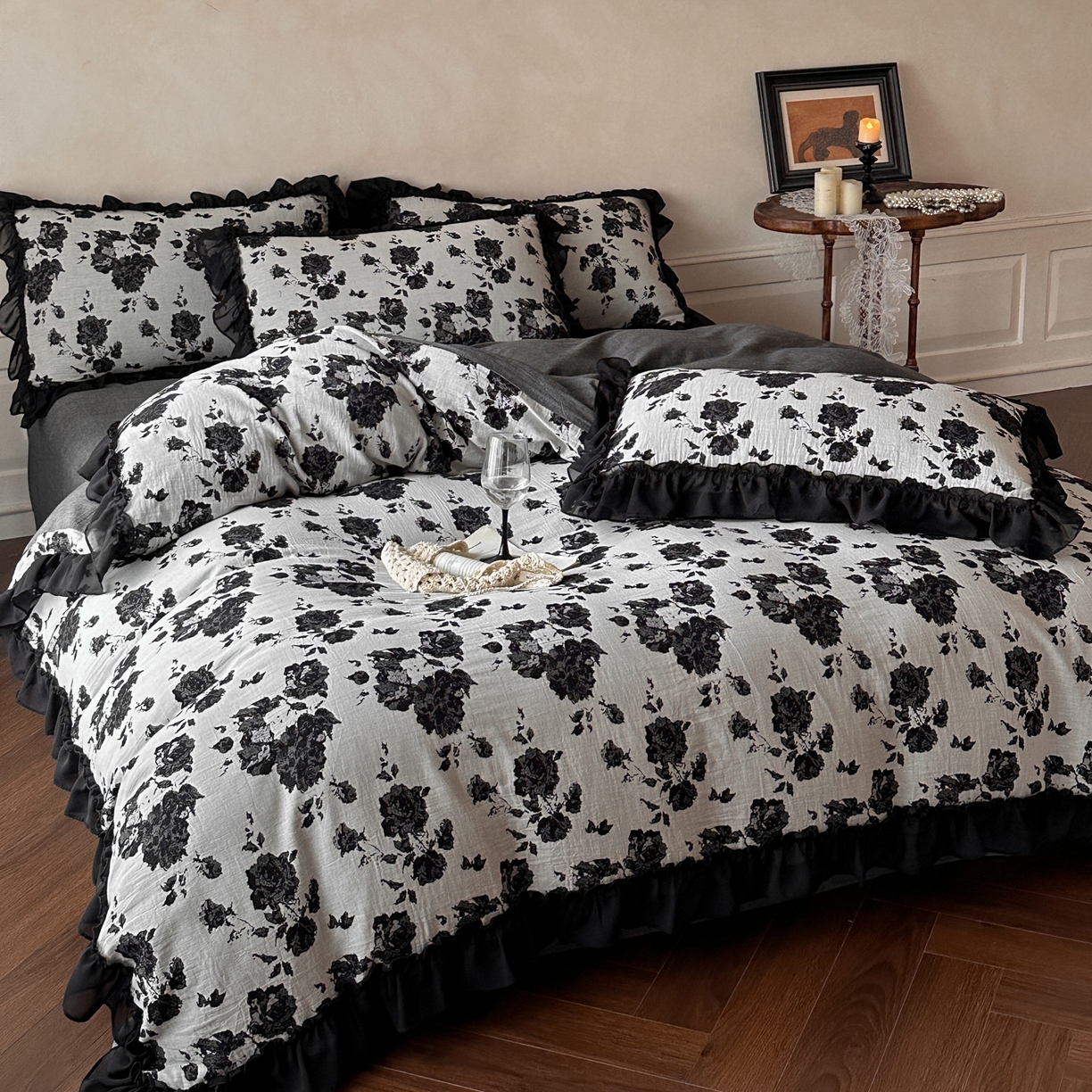 91家纺网 家纺一手货源 找家纺 莱茵家居 2026新款A类法式花边复古60支全棉纯棉色织大提花四件套-梦境系列 梦境-油墨