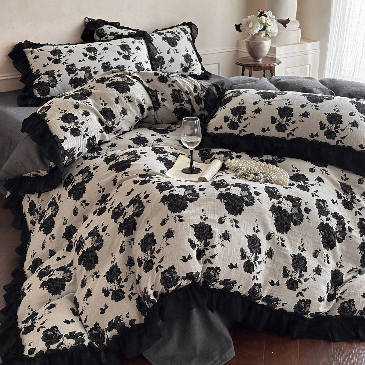 91家纺网 家纺一手货源 找家纺 莱茵家居 2026新款A类法式花边复古60支全棉纯棉色织大提花四件套-梦境系列 梦境-油墨