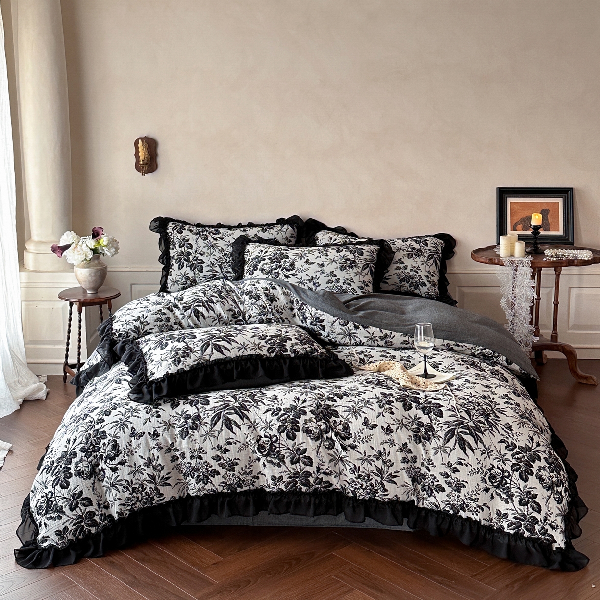 91家纺网 家纺一手货源 找家纺 莱茵家居 2026新款A类法式花边复古60支全棉纯棉色织大提花四件套-梦境系列 梦境-鸢尾