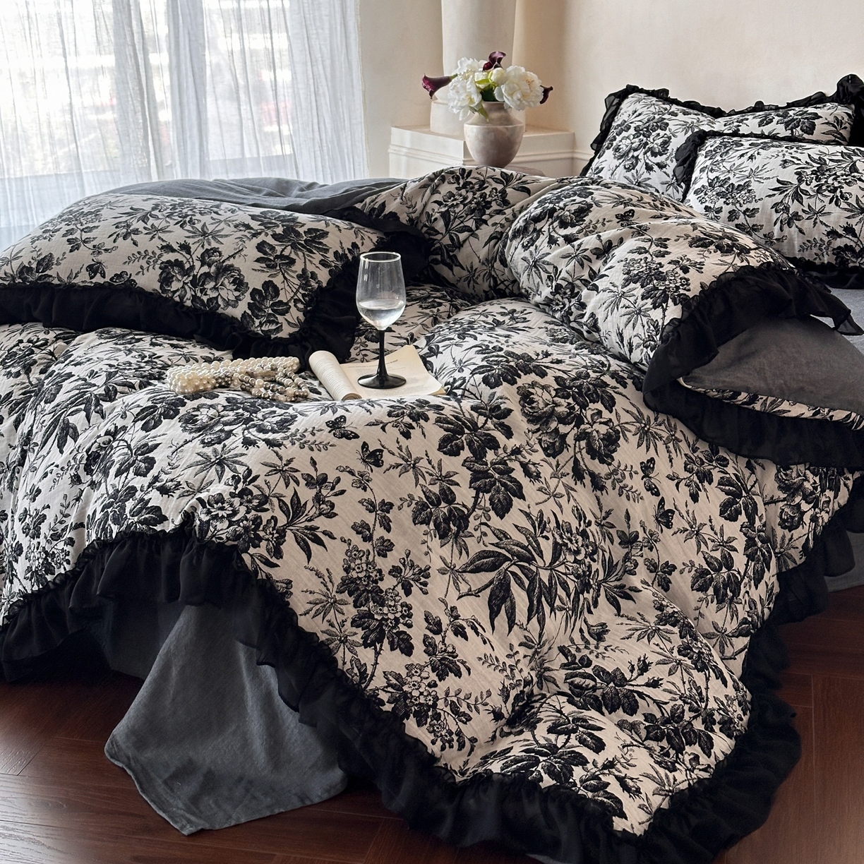 91家纺网 家纺一手货源 找家纺 莱茵家居 2026新款A类法式花边复古60支全棉纯棉色织大提花四件套-梦境系列 梦境-鸢尾