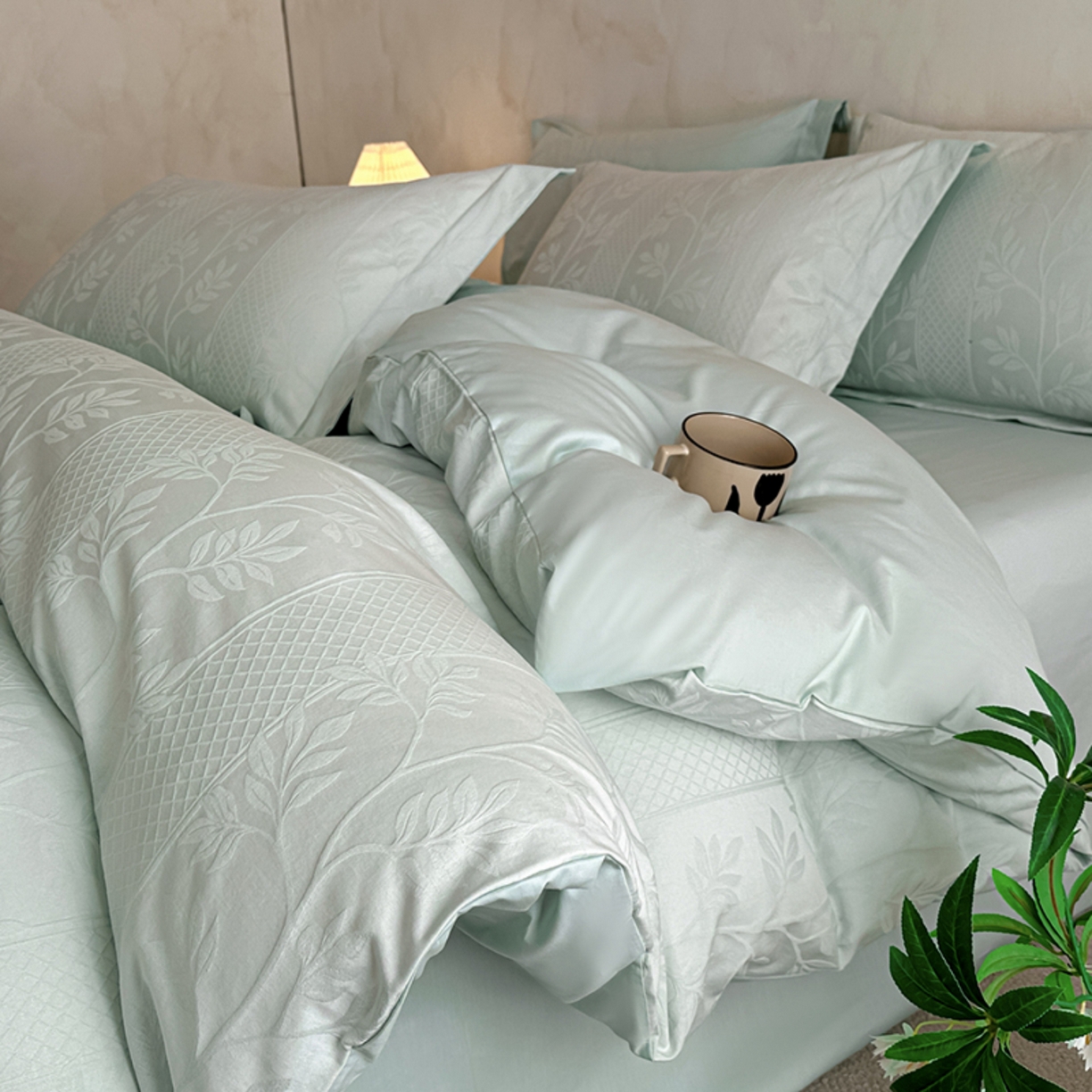 91家纺网 家纺一手货源 找家纺 （总）莱茵家居 2026新款A类60支长绒棉纯棉提花贡缎大提花四件套光泽绸缎感轻奢风