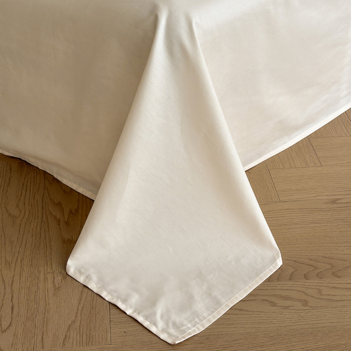 91家纺网 家纺一手货源 找家纺 莱茵家居 2026新款A类60支长绒棉纯棉提花贡缎大提花四件套光泽绸缎感轻奢风 枝漫‌-奶白