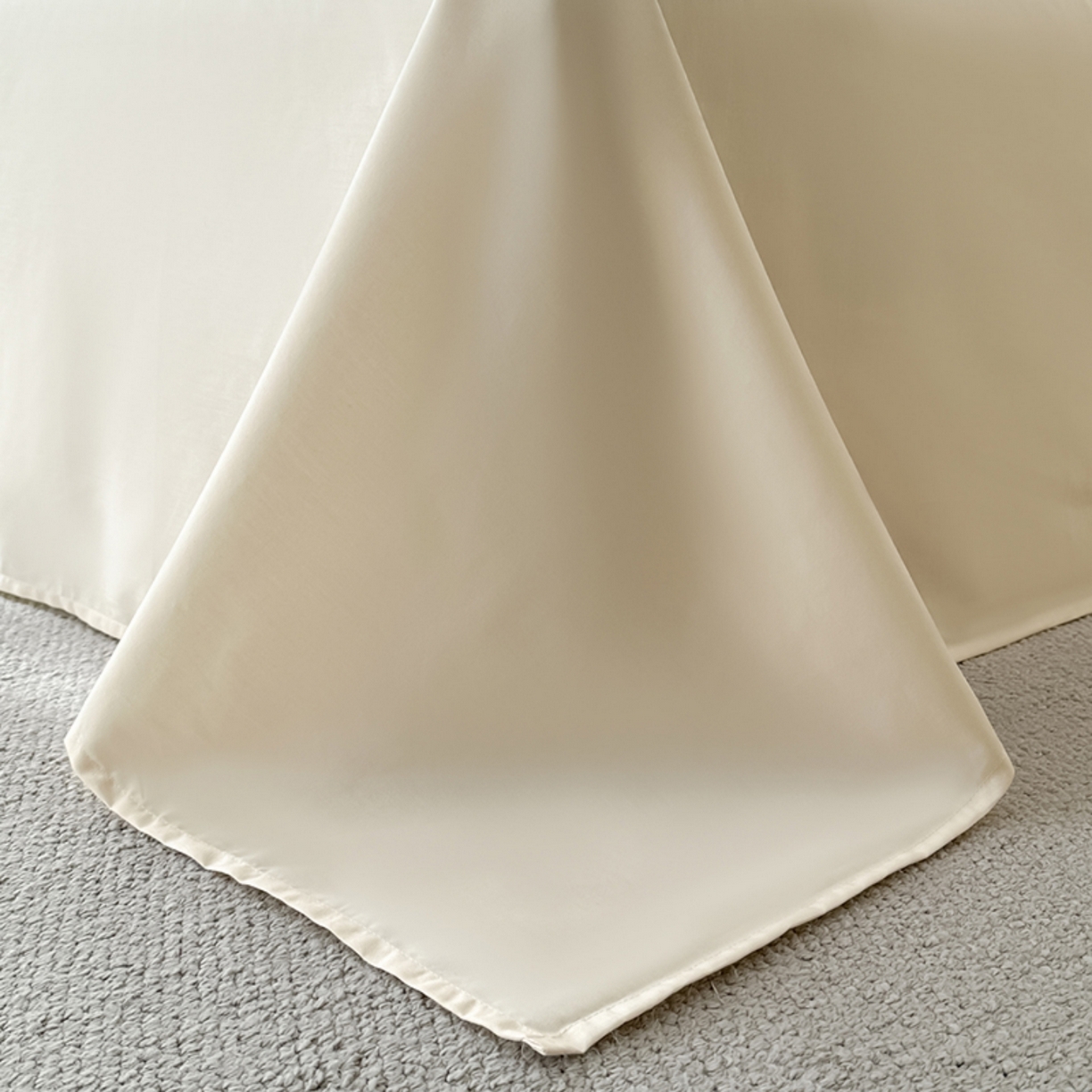 91家纺网 家纺一手货源 找家纺 莱茵家居 2026新款A类60支长绒棉纯棉提花贡缎大提花四件套光泽绸缎感轻奢风 丝涟-奶白