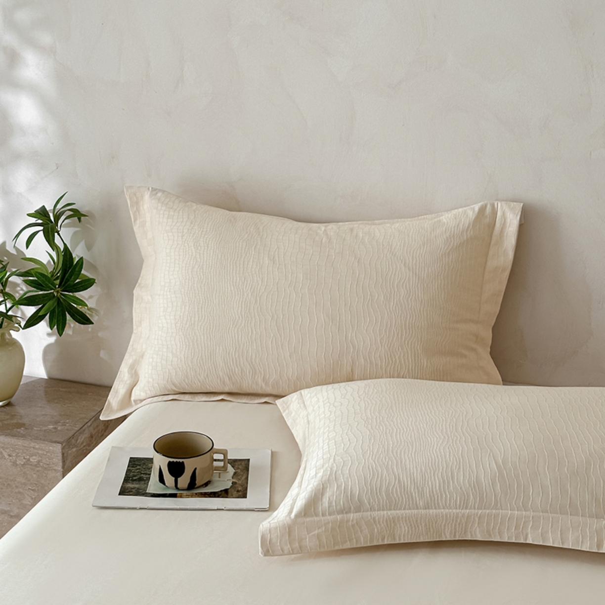 91家纺网 家纺一手货源 找家纺 莱茵家居 2026新款A类60支长绒棉纯棉提花贡缎大提花四件套光泽绸缎感轻奢风 素简-奶白