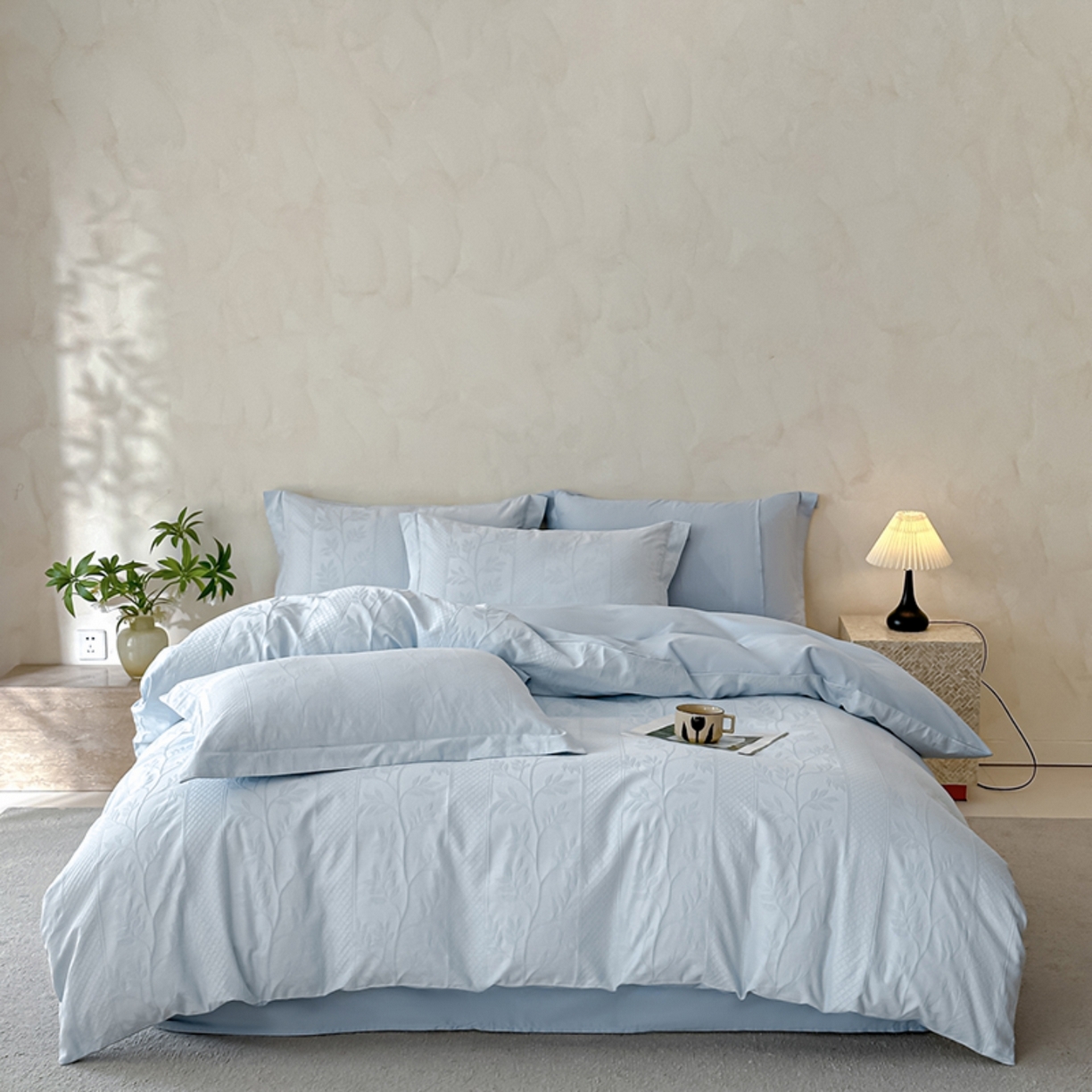 91家纺网 家纺一手货源 找家纺 莱茵家居 2026新款A类60支长绒棉纯棉提花贡缎大提花四件套光泽绸缎感轻奢风 湫波-蓝