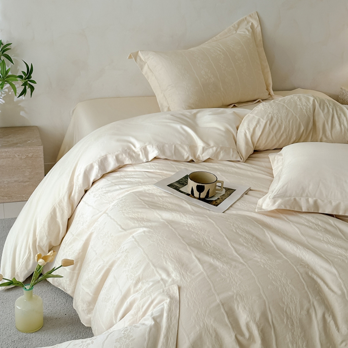 91家纺网 家纺一手货源 找家纺 莱茵家居 2026新款A类60支长绒棉纯棉提花贡缎大提花四件套光泽绸缎感轻奢风 丝涟-奶白