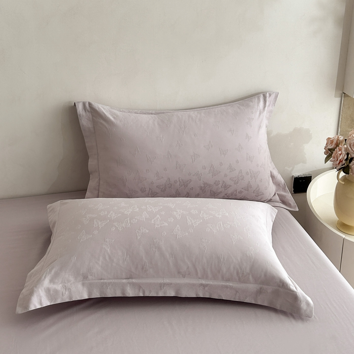 91家纺网 家纺一手货源 找家纺 莱茵家居 2026新款A类60支长绒棉纯棉提花贡缎大提花四件套光泽绸缎感轻奢风 花漪-紫