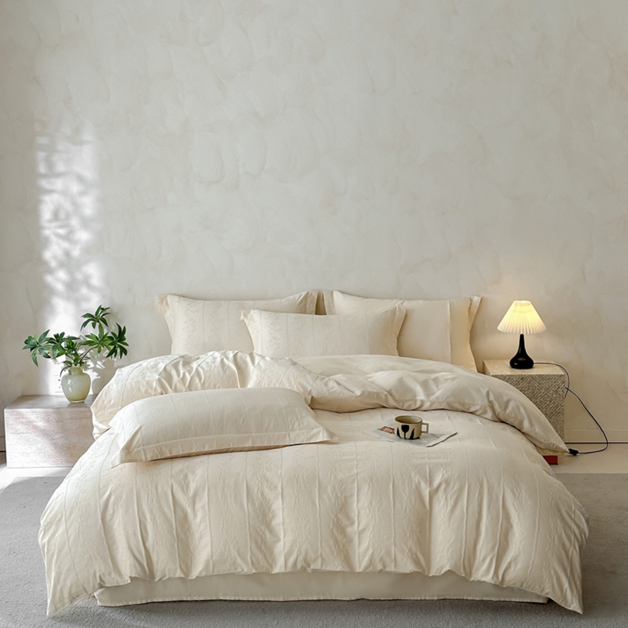 91家纺网 家纺一手货源 找家纺 莱茵家居 2026新款A类60支长绒棉纯棉提花贡缎大提花四件套光泽绸缎感轻奢风 丝涟-奶白