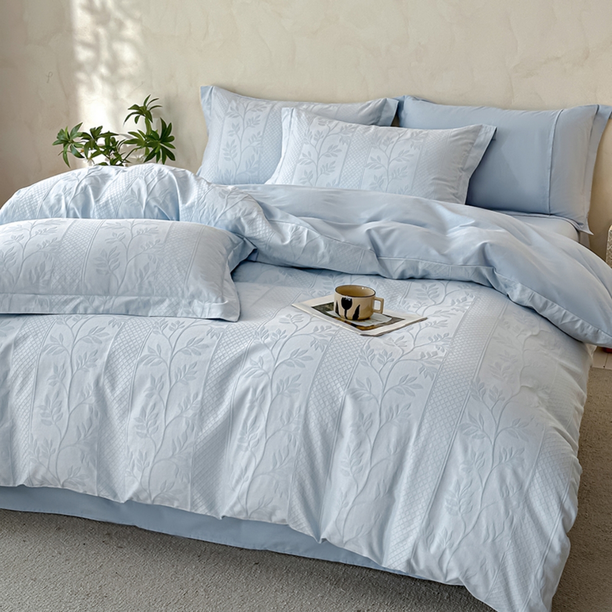 91家纺网 家纺一手货源 找家纺 莱茵家居 2026新款A类60支长绒棉纯棉提花贡缎大提花四件套光泽绸缎感轻奢风 湫波-蓝