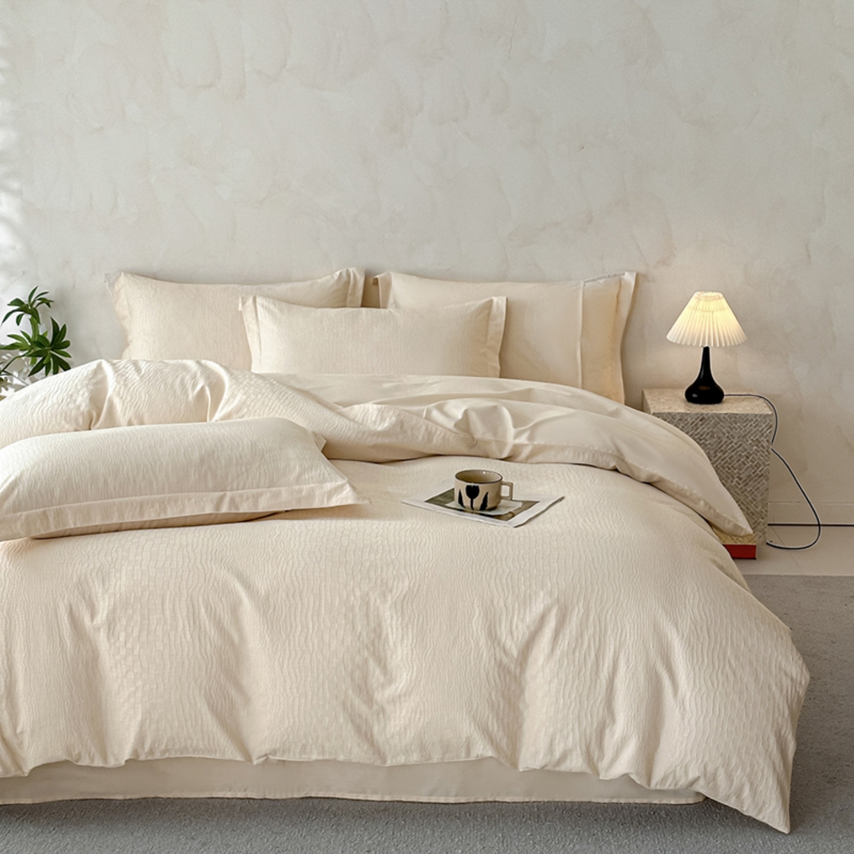 91家纺网 家纺一手货源 找家纺 莱茵家居 2026新款A类60支长绒棉纯棉提花贡缎大提花四件套光泽绸缎感轻奢风 素简-奶白