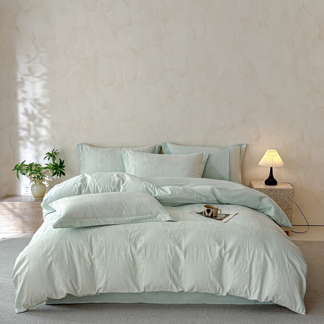 91家纺网 家纺一手货源 找家纺 莱茵家居 2026新款A类60支长绒棉纯棉提花贡缎大提花四件套光泽绸缎感轻奢风 湫波-青提