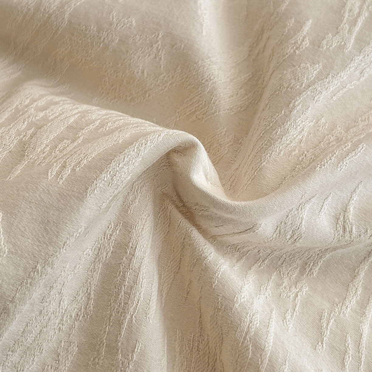 91家纺网 家纺一手货源 找家纺 莱茵家居 2026新款A类60支长绒棉纯棉提花贡缎大提花四件套光泽绸缎感轻奢风 枝漫‌-奶白