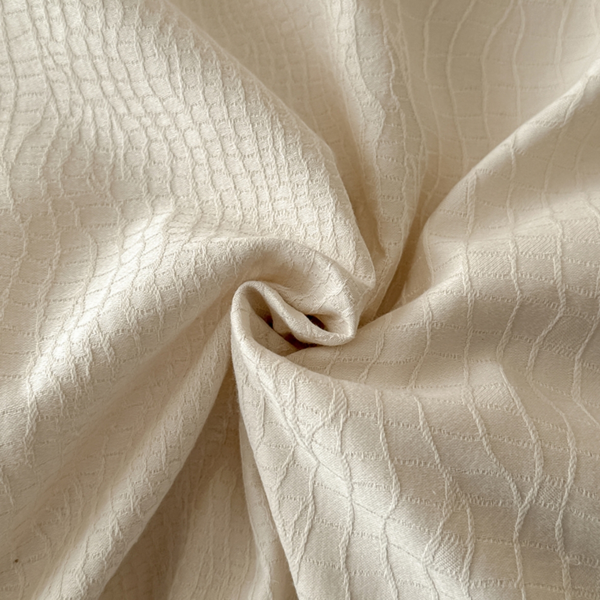 91家纺网 家纺一手货源 找家纺 莱茵家居 2026新款A类60支长绒棉纯棉提花贡缎大提花四件套光泽绸缎感轻奢风 素简-奶白