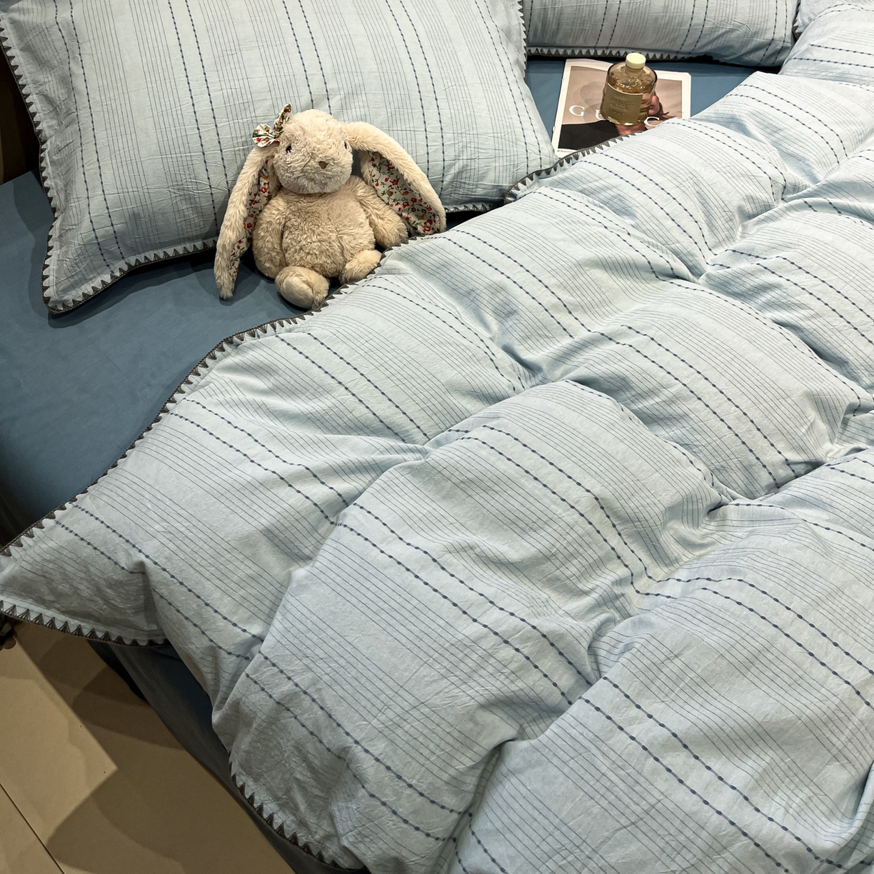 91家纺网 家纺一手货源 找家纺 莱茵家居 2026新款A类全棉纯棉色织大提花贝壳边四件套-序语松间系列 序语-蓝