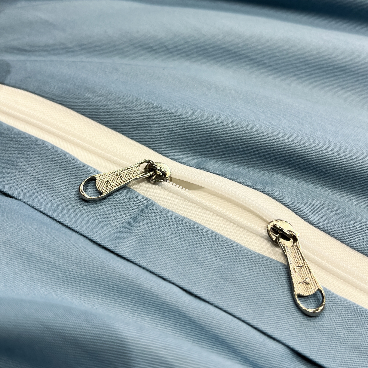 91家纺网 家纺一手货源 找家纺 莱茵家居 2026新款A类全棉纯棉色织大提花贝壳边四件套-序语松间系列 序语-蓝