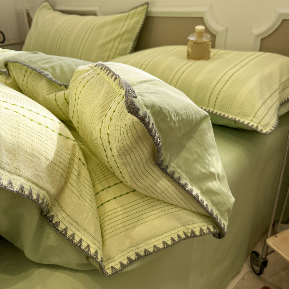 91家纺网 家纺一手货源 找家纺 莱茵家居 2026新款A类全棉纯棉色织大提花贝壳边四件套-序语松间系列 序语-绿