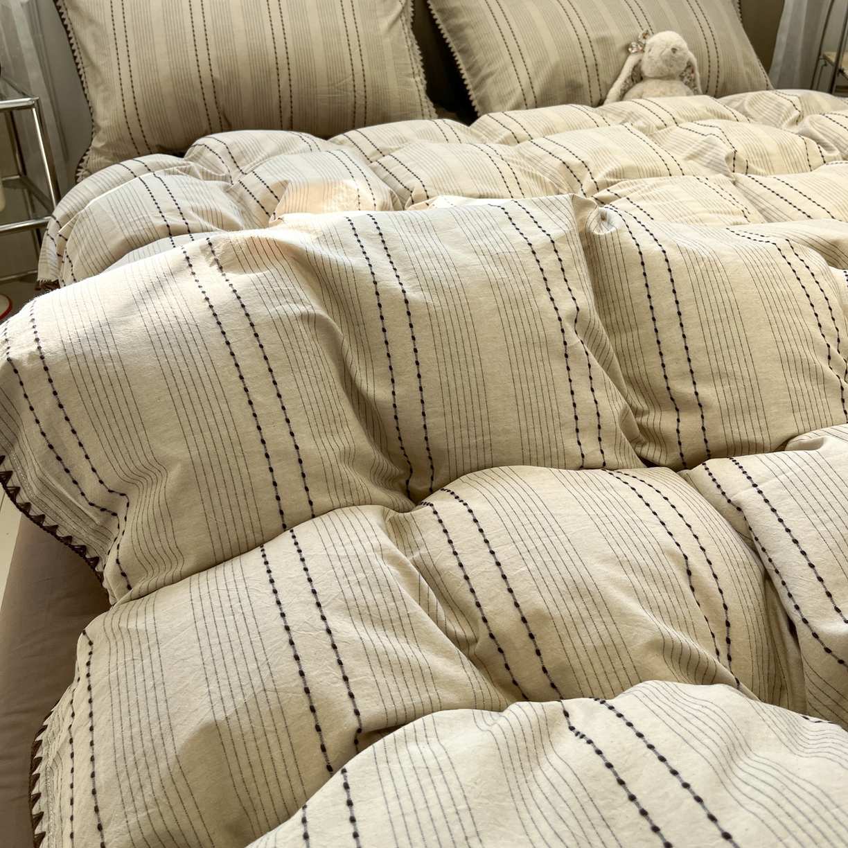 91家纺网 家纺一手货源 找家纺 莱茵家居 2026新款A类全棉纯棉色织大提花贝壳边四件套-序语松间系列 序语-咖