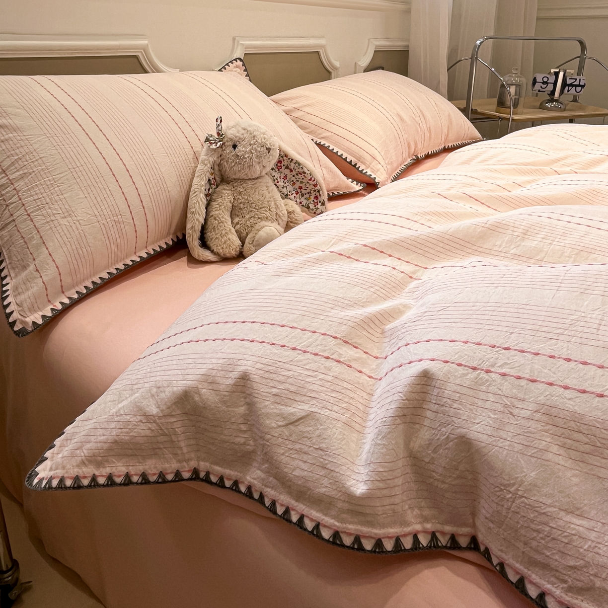 91家纺网 家纺一手货源 找家纺 莱茵家居 2026新款A类全棉纯棉色织大提花贝壳边四件套-序语松间系列 序语-粉