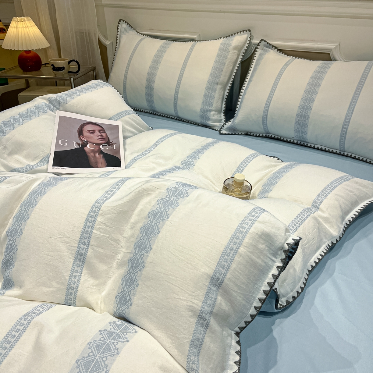 91家纺网 家纺一手货源 找家纺 莱茵家居 2026新款A类全棉纯棉色织大提花贝壳边四件套-序语松间系列 松间-蓝