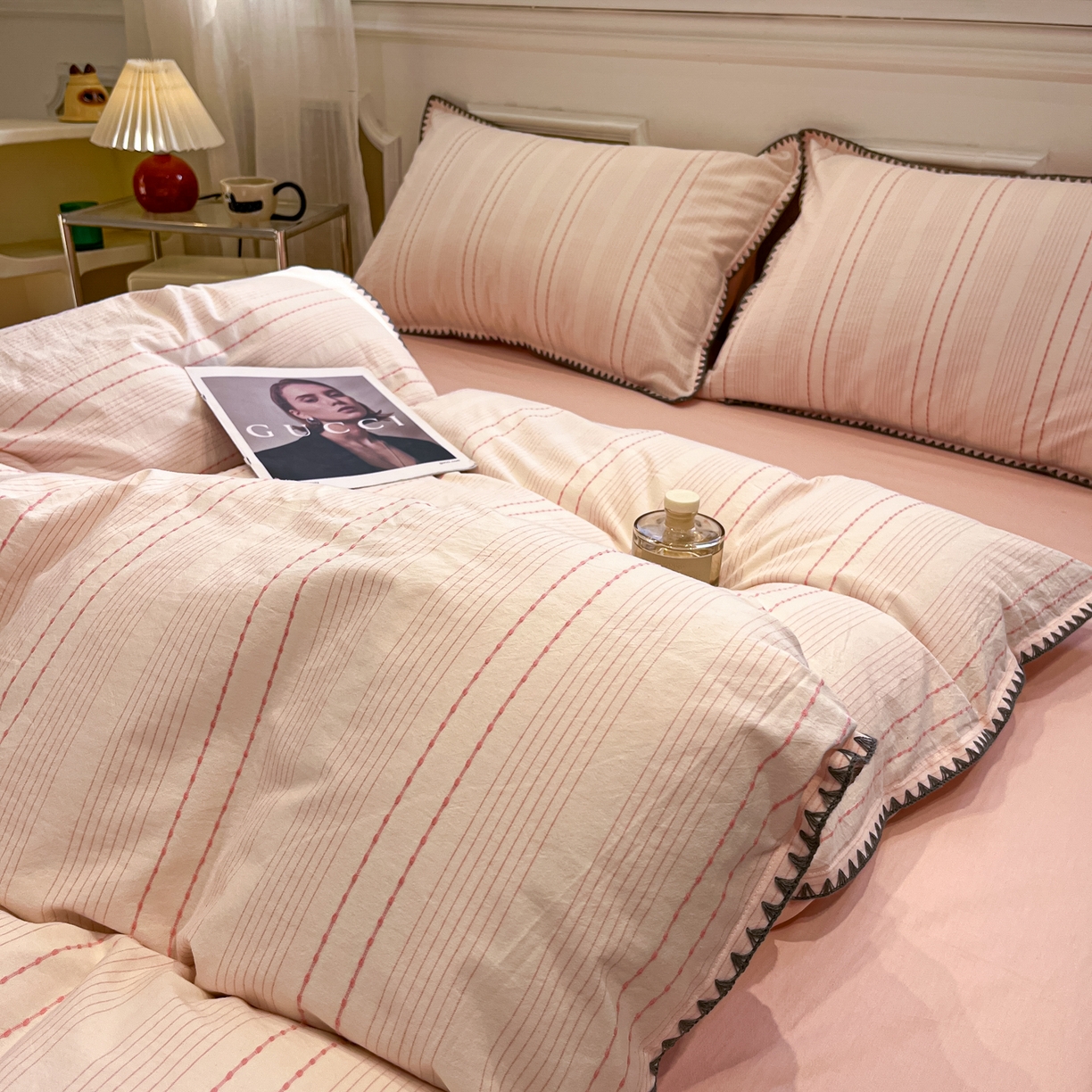 91家纺网 家纺一手货源 找家纺 莱茵家居 2026新款A类全棉纯棉色织大提花贝壳边四件套-序语松间系列 序语-粉