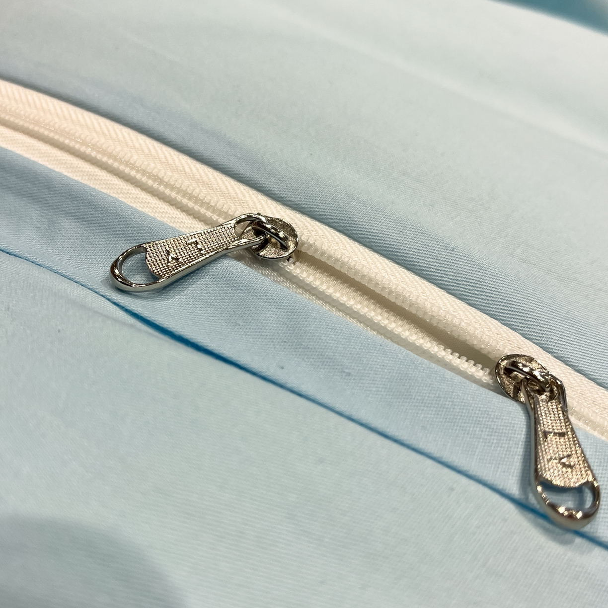 91家纺网 家纺一手货源 找家纺 莱茵家居 2026新款A类全棉纯棉色织大提花贝壳边四件套-序语松间系列 松间-蓝