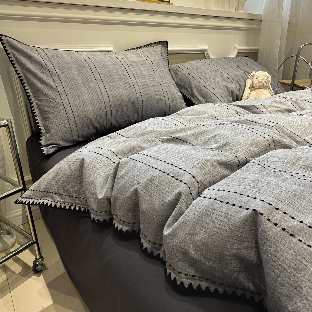 91家纺网 家纺一手货源 找家纺 莱茵家居 2026新款A类全棉纯棉色织大提花贝壳边四件套-序语松间系列 序语-灰