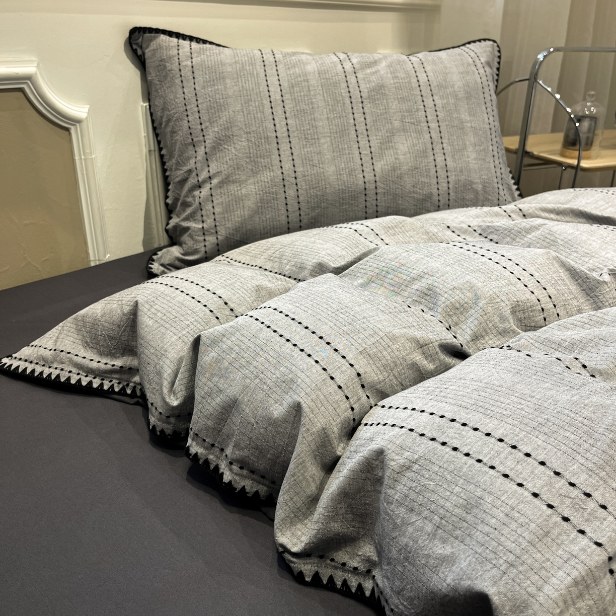 91家纺网 家纺一手货源 找家纺 莱茵家居 2026新款A类全棉纯棉色织大提花贝壳边四件套-序语松间系列 序语-灰