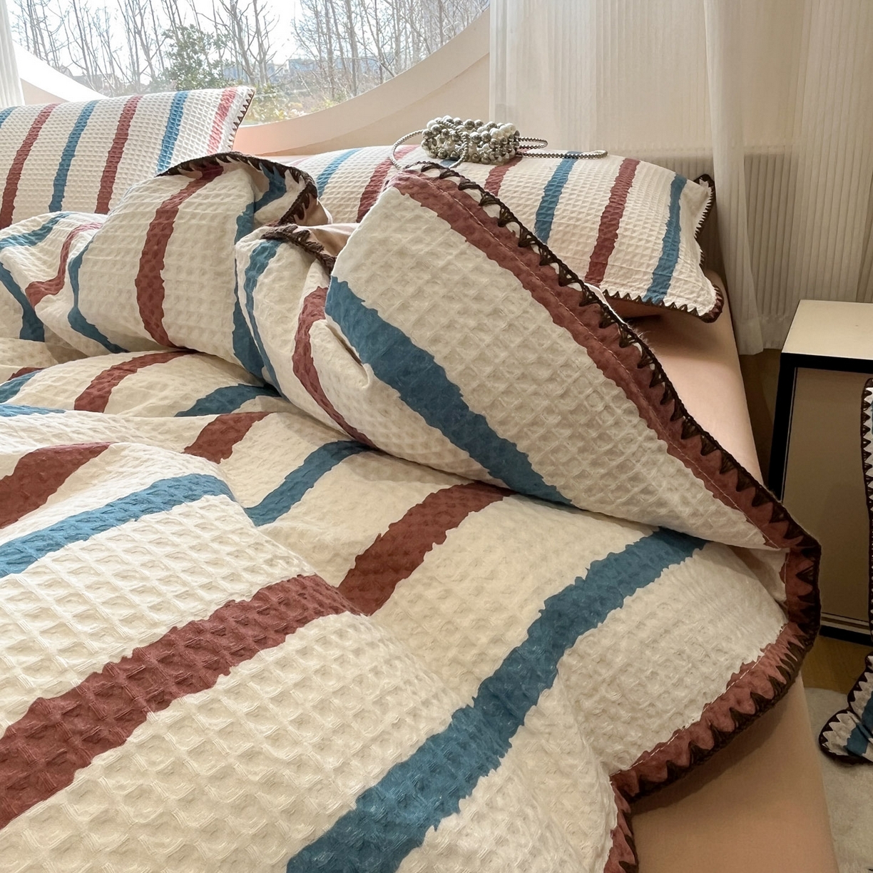 91家纺网 家纺一手货源 找家纺 莱茵家居 2026新款A类全棉华夫格印花贝壳边套件-华夫系列 华夫-白巧