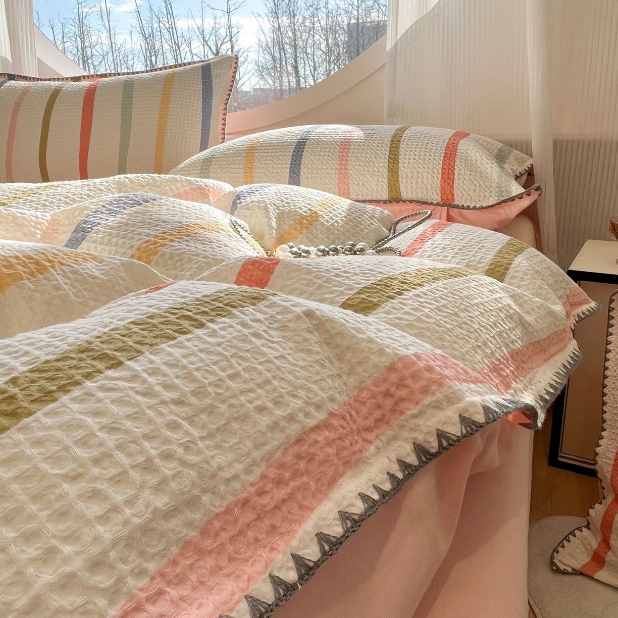 91家纺网 家纺一手货源 找家纺 莱茵家居 2026新款A类全棉华夫格印花贝壳边套件-华夫系列 华夫-枫糖粉