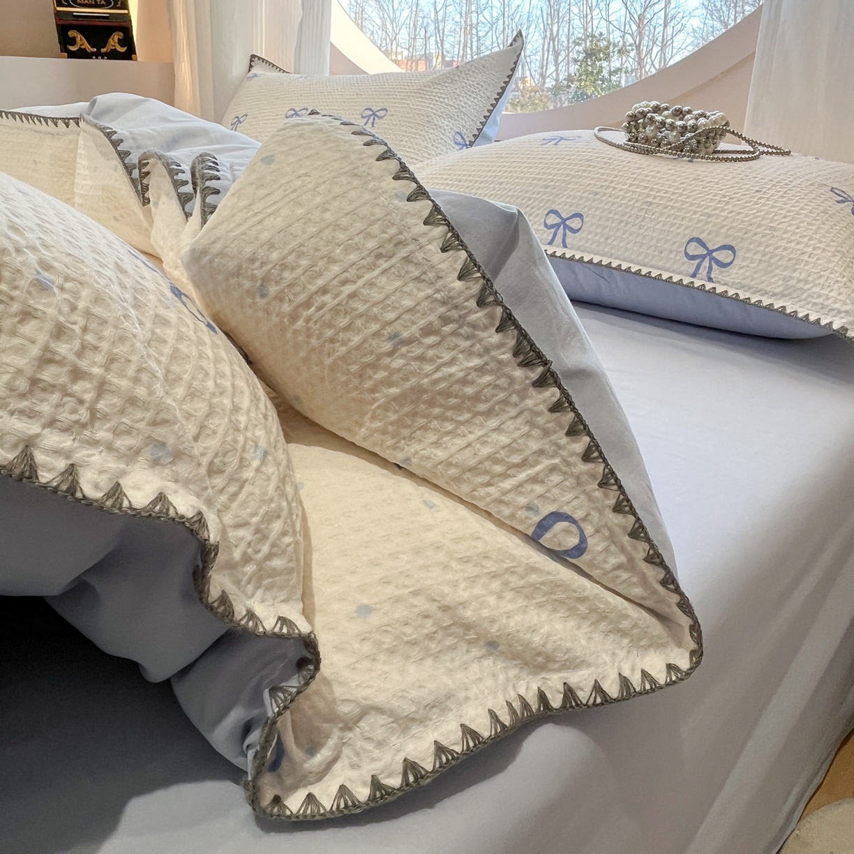 91家纺网 家纺一手货源 找家纺 莱茵家居 2026新款A类全棉华夫格印花贝壳边套件-华夫系列 华夫-蓝铃