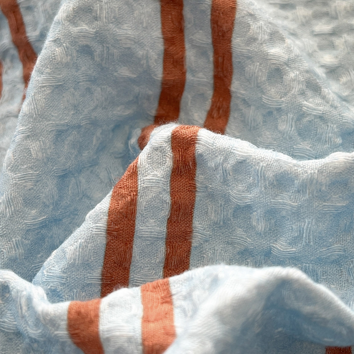 91家纺网 家纺一手货源 找家纺 莱茵家居 2026新款A类全棉华夫格印花贝壳边套件-华夫系列 华夫-蓝莓