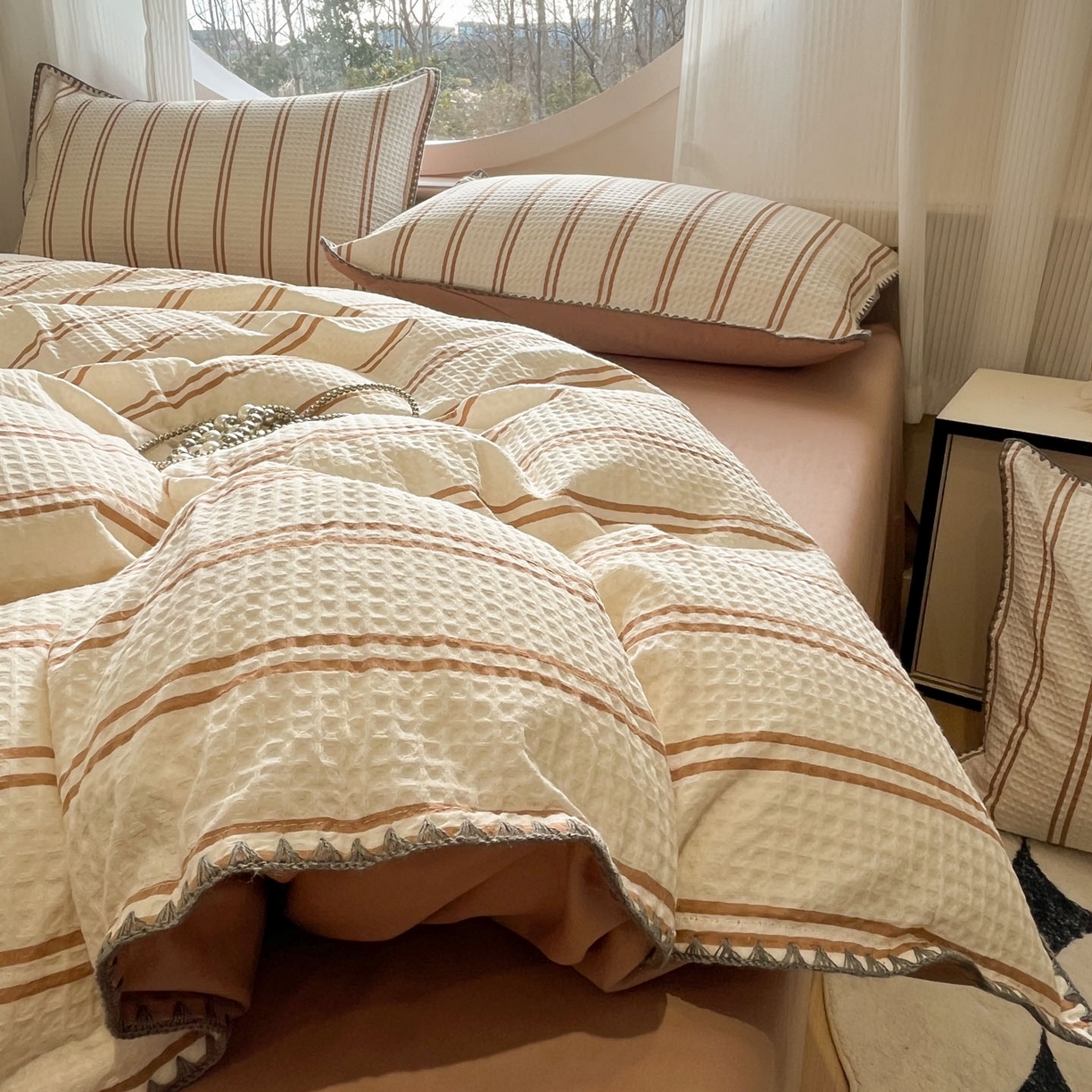 91家纺网 家纺一手货源 找家纺 莱茵家居 2026新款A类全棉华夫格印花贝壳边套件-华夫系列 华夫-拿铁