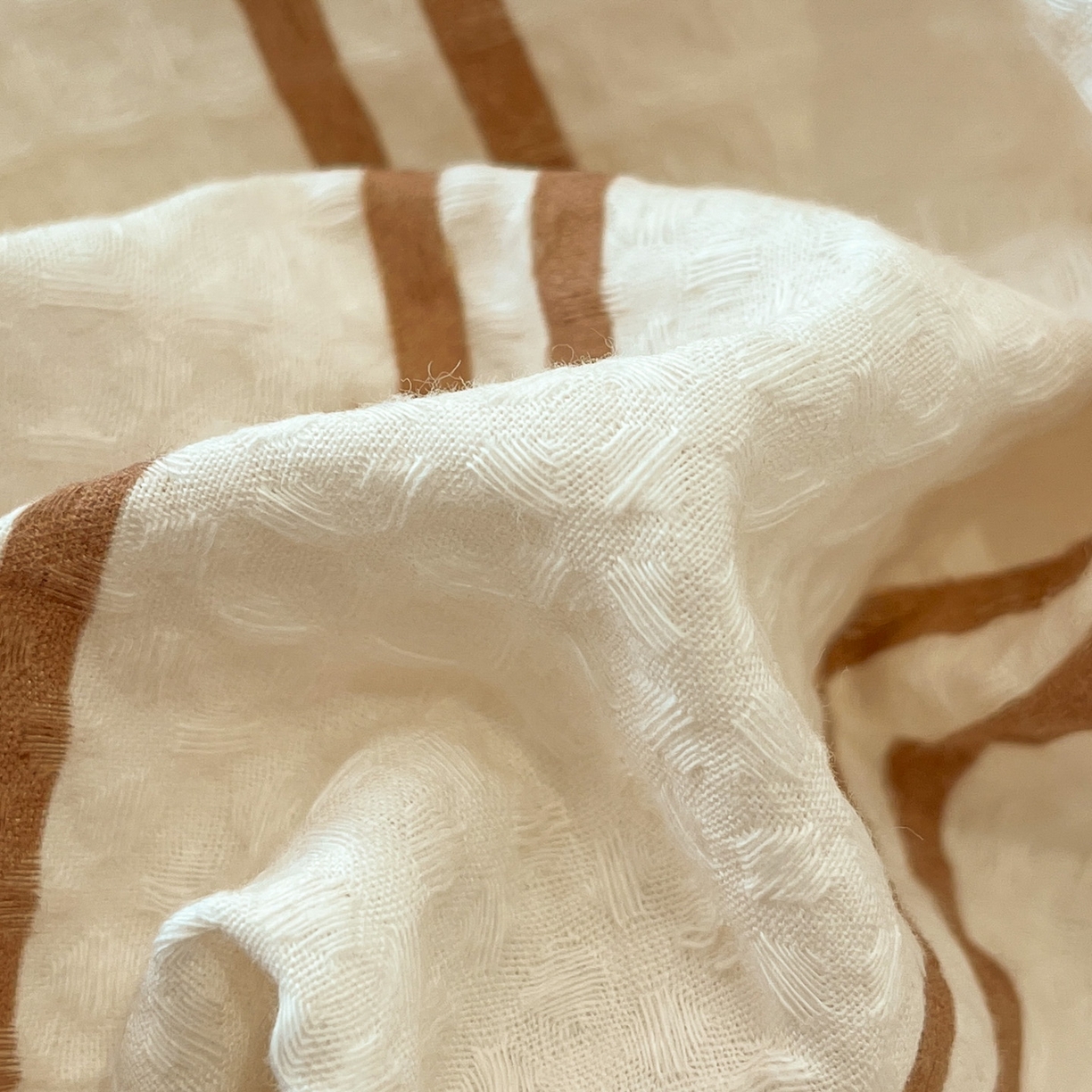 91家纺网 家纺一手货源 找家纺 莱茵家居 2026新款A类全棉华夫格印花贝壳边套件-华夫系列 华夫-拿铁