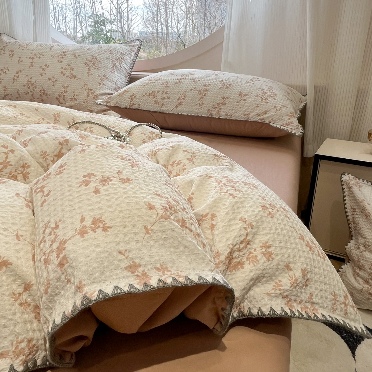 91家纺网 家纺一手货源 找家纺 莱茵家居 2026新款A类全棉华夫格印花贝壳边套件-华夫系列 华夫-苏黎