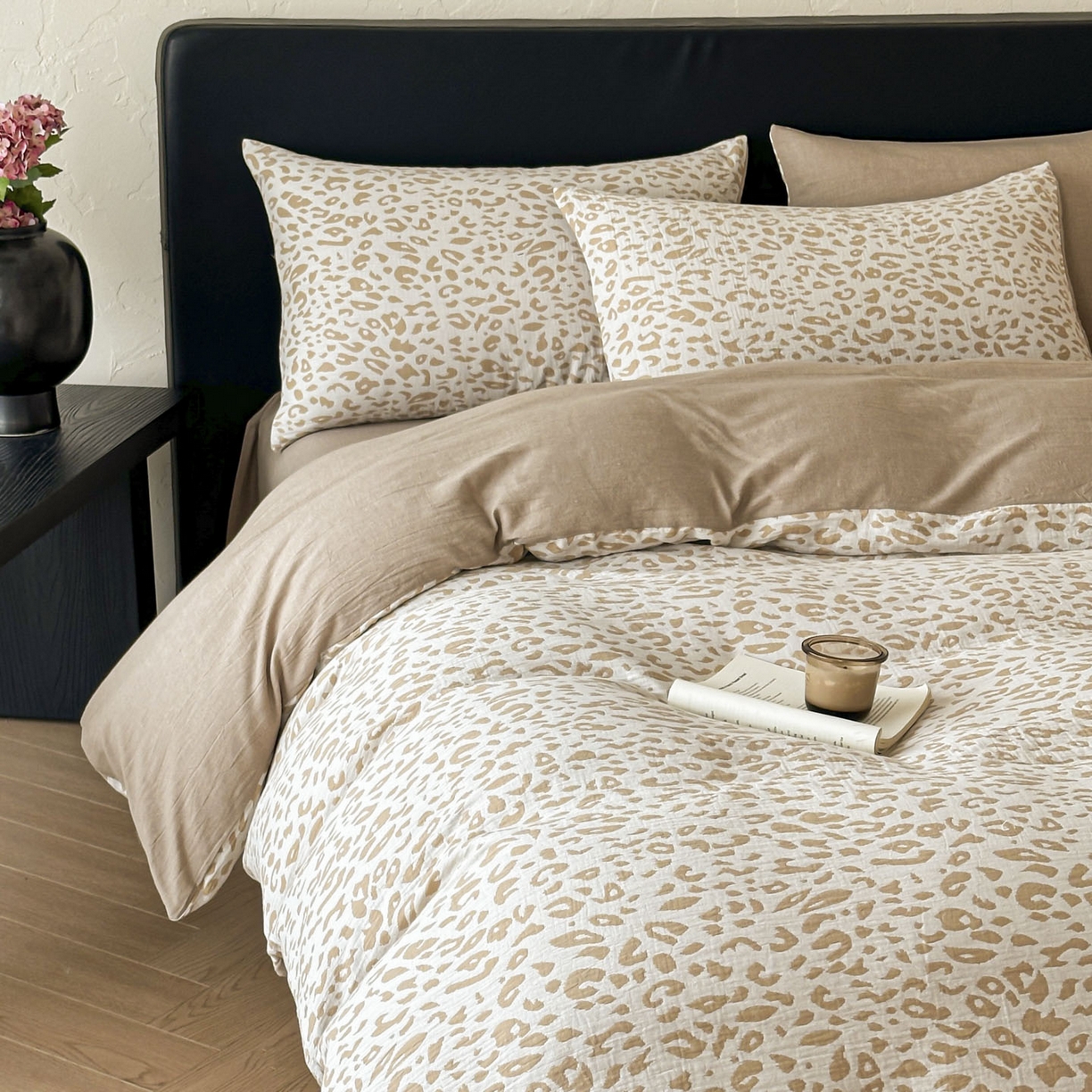 91家纺网 家纺一手货源 找家纺 莱茵家居 2026新款A类60支全棉纯棉复古侘寂风色织提花四件套-墨隙系列 豹纹-卡其